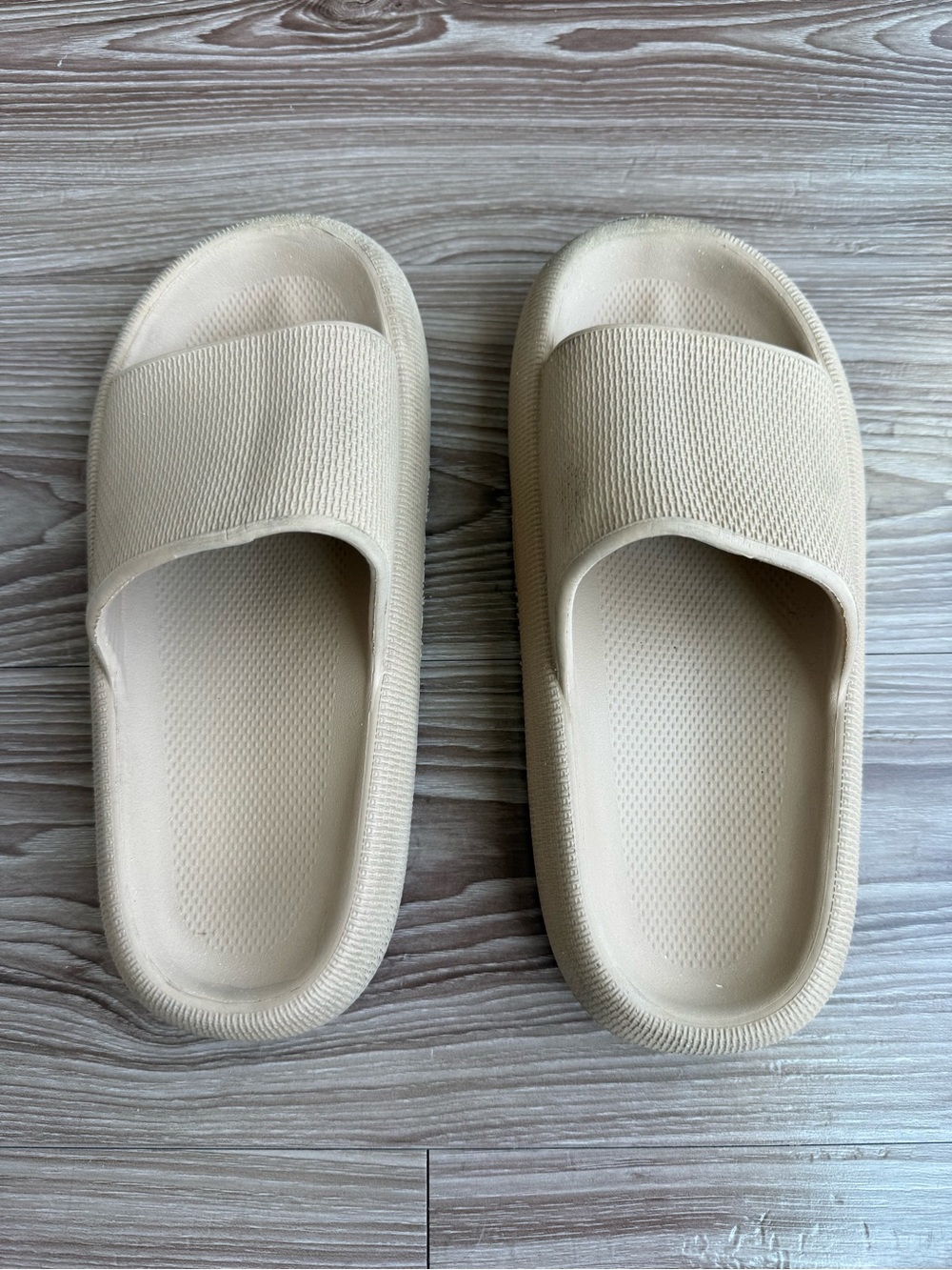 Tan Cloud Slides Sandals Size 8.5–9 Comfortable